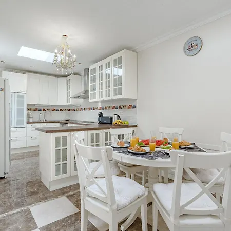 Con Piscina En Madronal Fanabe,