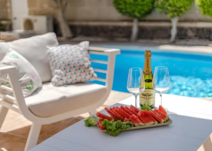 Con Piscina En Madronal Fanabe,